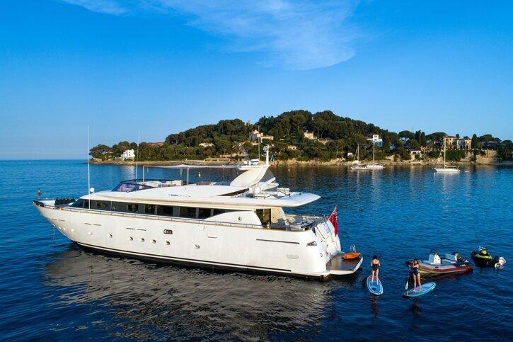 Yacht privé en Méditerranée — Maison Neptune Privilege
